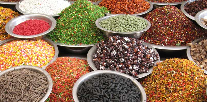 Ahmedabad-spicies-on-the-plates-806x400