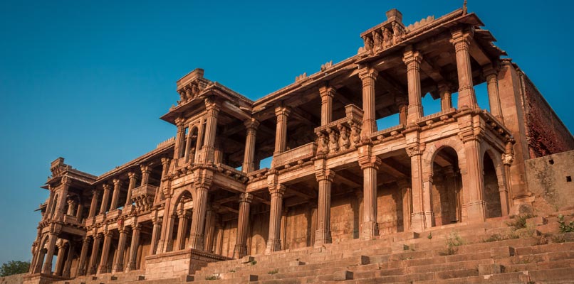 Ahmedabad-building-with-columns-806x400 Ahmedabad-building-with-columns-806x400